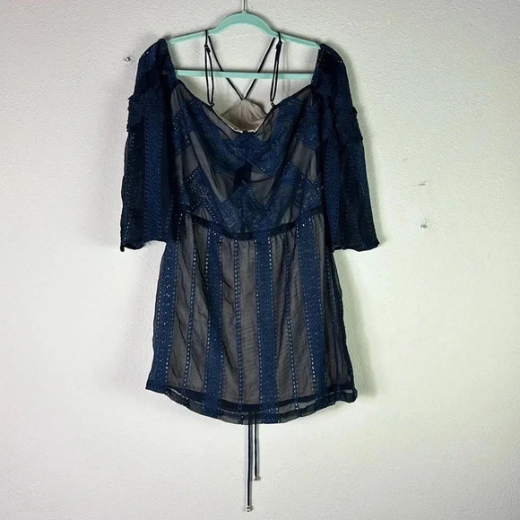 Winona Australia Cold Shoulder Mini Lace dress sheer bell sleeves in blue size 6 - Picture 11 of 11